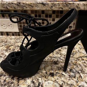 Vera Wang heels size 8.5